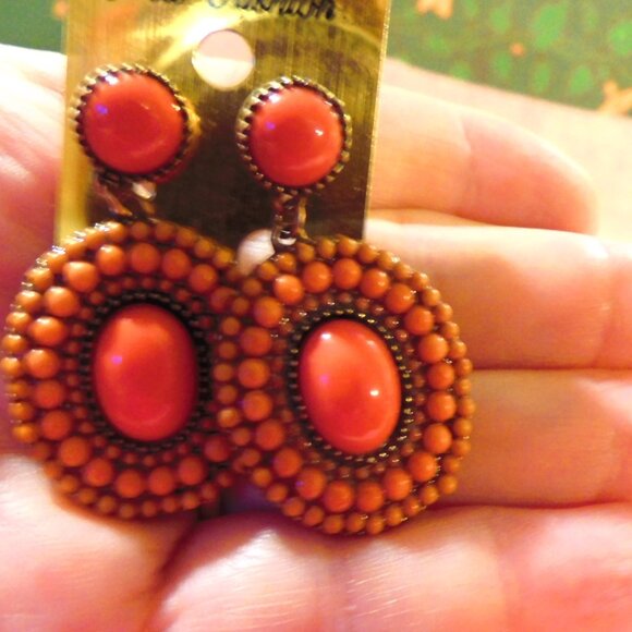NEW - BEAUTIFUL CORAL POST DANGLE EARRINGS - Picture 5 of 5